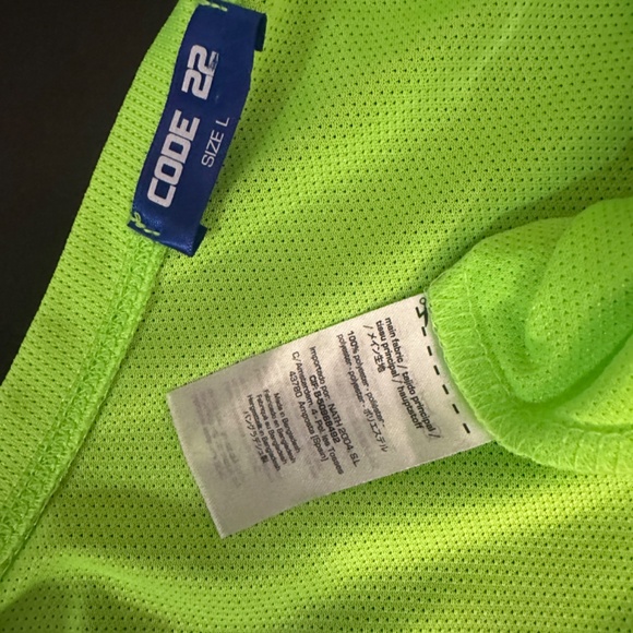 Code 22 Mesh Gel Logo Tank Top Large Gently worn 100% polyester pinpoint mesh - Picture 4 of 4